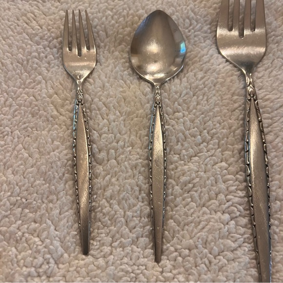 Oneida Community Venetia Stainless Flatware Silverware Spoons Forks 6 piece - Picture 4 of 7